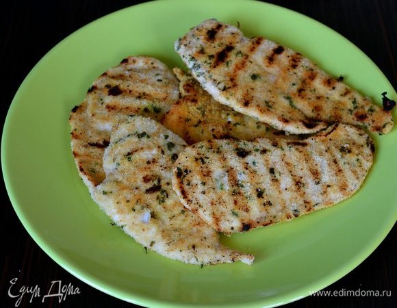 Подавать сразу же, горячими! С зеленым салатом:)