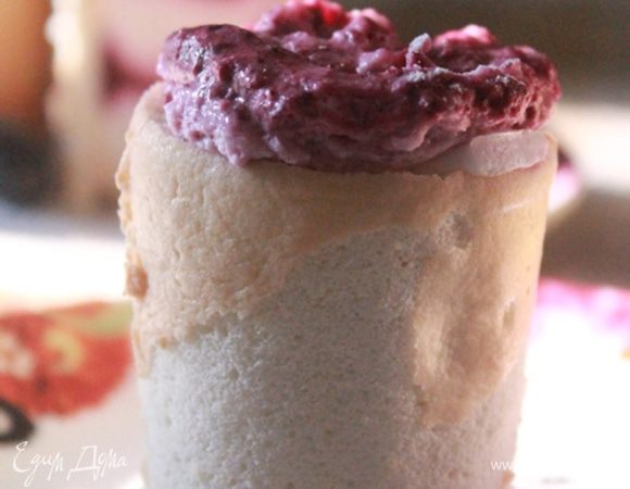 А кушаем также как и мороженое в стаканчике- просто откусываем и наслаждаемся!