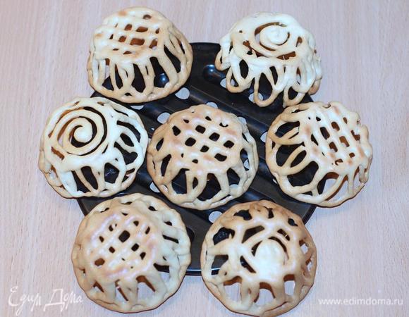 Даем корзиночкам остыть.