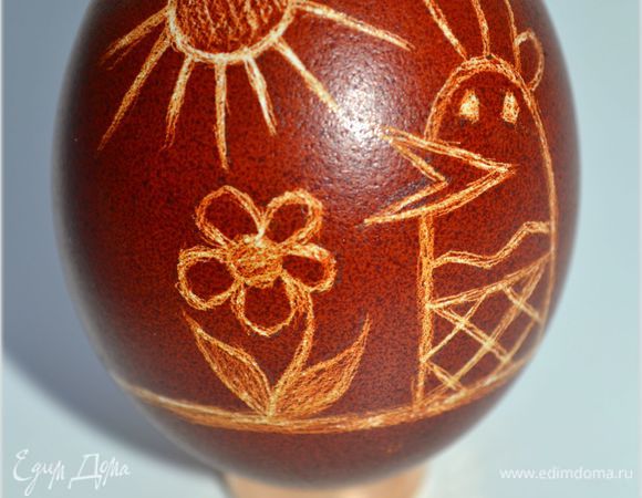 Получаются вот такие красивые яички. Чтобы яичко блестело, протрите его растительным малом.