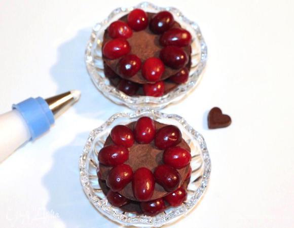 На него ягоды.