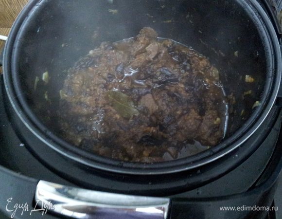 Вот так выглядит мясо после 45 минут. Подавать вкусно с картофельным пюре.