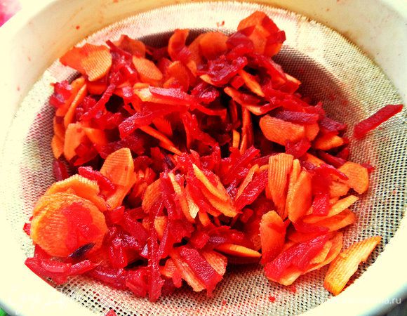 Соединяем овощи вместе.