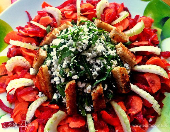 Вставить мини греночки около творожной горки. Оставшиеся подать рядом, их тоже схрумкают :)