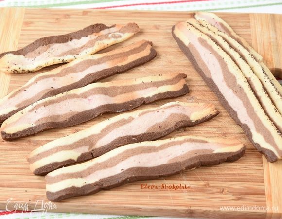 Угощайтесь рассыпчатым печеньем.
