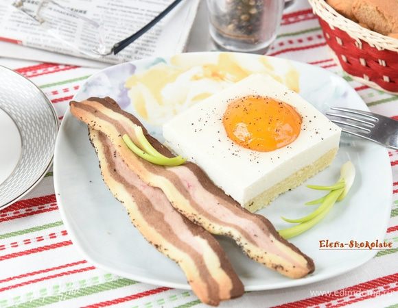 А вот и наш завтрак – "Яичница с беконом"!
