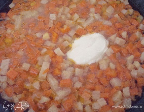 Добавить плавленный сырок.