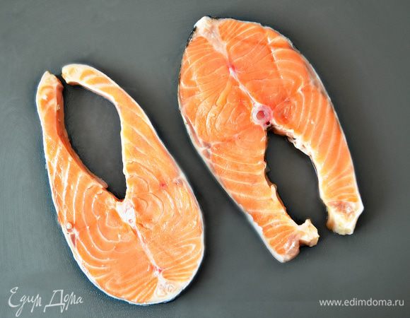 Подготовить филе сёмги. Нам понадобится 2 стейка весом около 500 г.