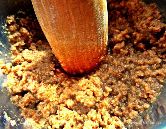 И перетёрла в крошку обычной толкушкой через дуршлаг. Мой супчик получился чисто ручной работы, хоть это и дольше!