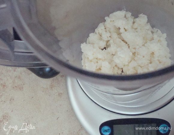 Творог взбить в блендере.