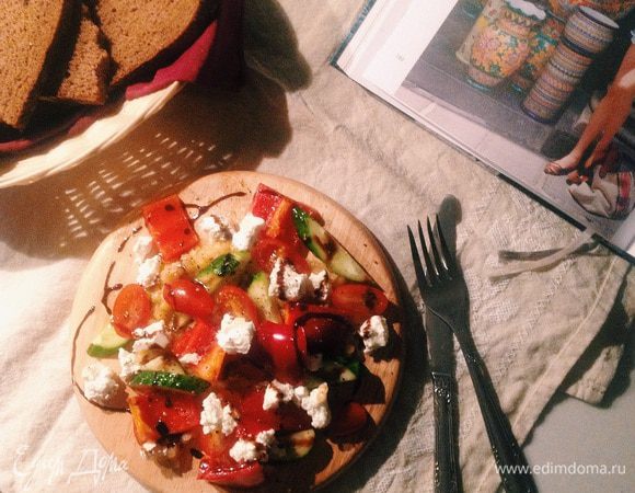 Вуаля! Наш белковый салат готов:) 