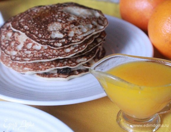 Очень вкусно заливать обильно оладушек этим соусом, не стесняясь.