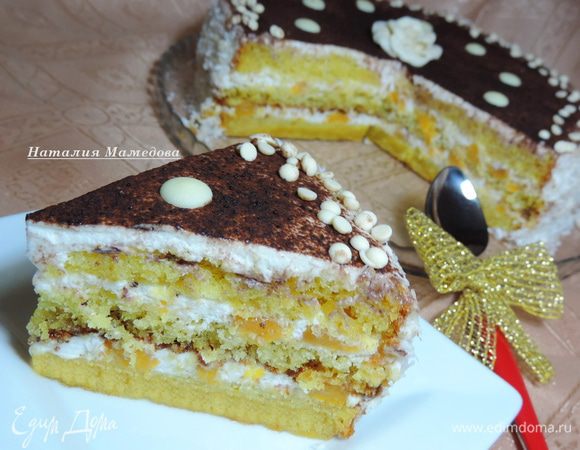 Перед употреблением торту желательно дать постоять в холодильнике минимум 2-3 часа. 
Приятного аппетита!