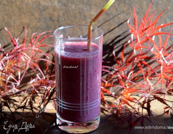 Разлить по емкостям. Получается очень вкусно, несмотря на обезжиренный кефир, за счет сладкого банана и манго. Худеем вкусно.