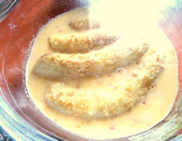 Накрыть прозрачной крышкой и запекать в микроволновке 3 минуты при 600W.