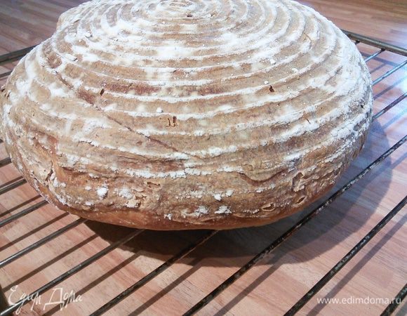 Хлеб остудите на решётке. 