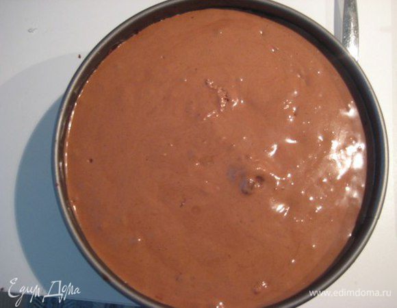 Вылить оставшийся мусс, слегка постучать формой об стол, поставить в морозилку на ночь.