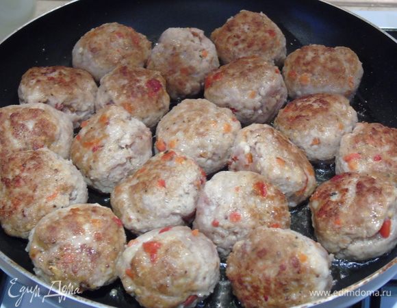 Митболы обжарить со всех сторон.