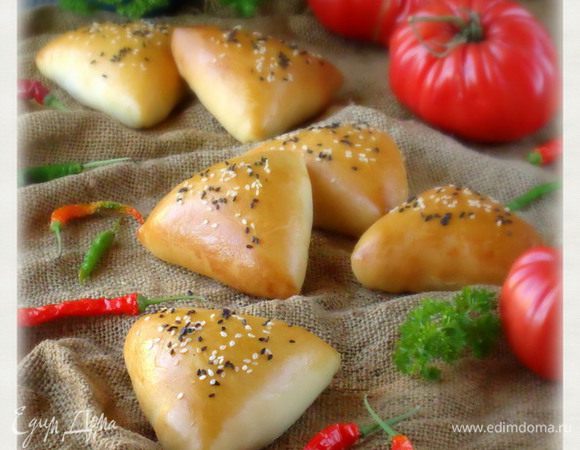 Готовые пироги вынуть из духовки, дать немного остыть. 