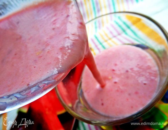 Взбиваем минуту и тут же разливаем по порциям.