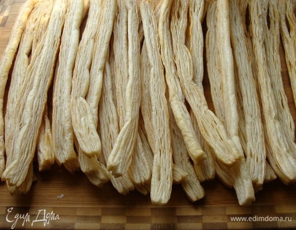 Выпекать до золотистого цвета при 180-200*
У меня получилось в два захода.