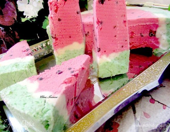 Затем нарезать на порционные кусочки.