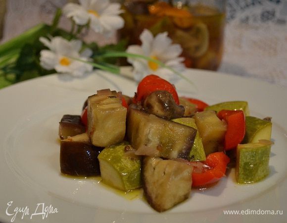 Снять с огня, перелить вместе с маринадом в банку и оставить на 1-2 часа, а лучше на ночь.
Приятного аппетита!