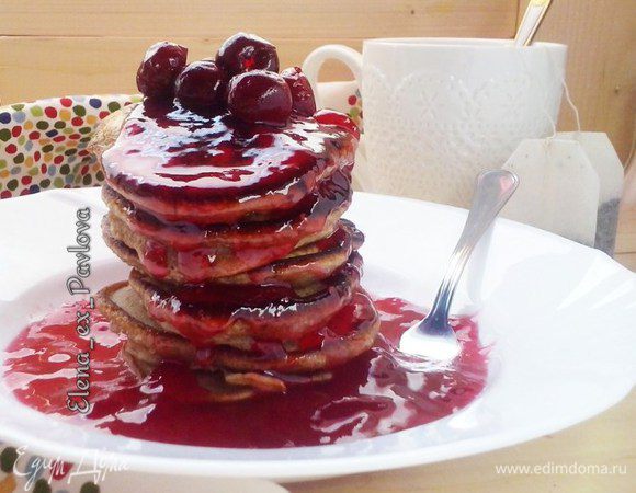 Молока 240 мл разогреть с 2 пакетиками чая Эрл Грей. Отжать чайные пакетики, отставить молоко остужаться.