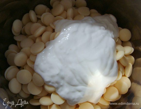 На всякий случай, вдруг кого заинтересует.
Рецепт глазури тут:
http://www.edimdoma.ru/retsepty/74202-blinnyy-tort-svecha