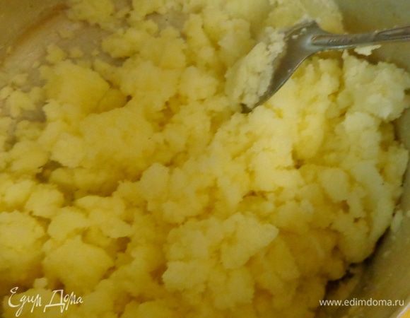 И пюре. Посолить и поперчить по вкусу.