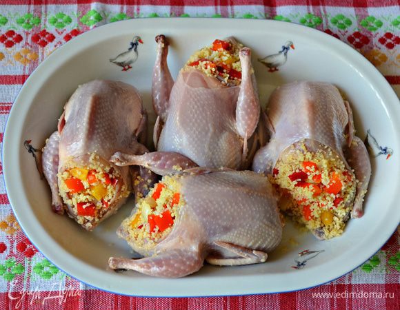 Выложить в смазанную растительным маслом форму для запекания и полить 3 ст л апельсинового фреша.