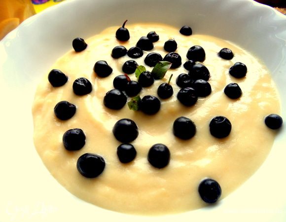 Вот так я подавала с черникой http://www.edimdoma.ru/retsepty/68521-krem-desert-s-chernikoy