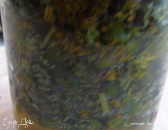 Когда соцветия пустят сок, это произойдет на 2-3 день, добавить стакан холодной кипяченой воды и оставить еще на 3-4 дня.