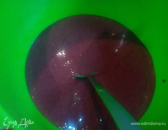 Печень пропустить через мясорубку, а потом перетрите на сито.