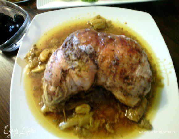 Перед подачей удалите нить, смажьте соленым маслом и поставьте в духовку 220 на 5-10 минут до золотистого цвета. 