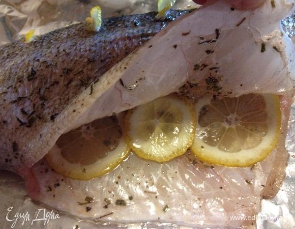 Запекать в фольге при 200* минут 15, затем открыть фольгу и еще 5 минут. 