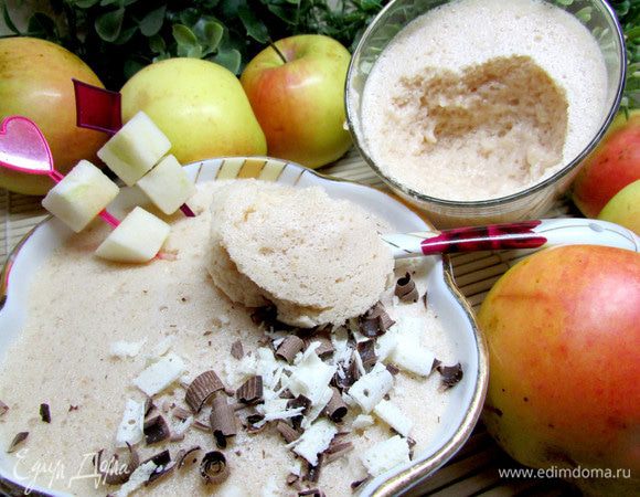 Украшаем яблочный самбук шоколадом, измельченными орехами, зернышками граната и подаем.
Приятного аппетита!