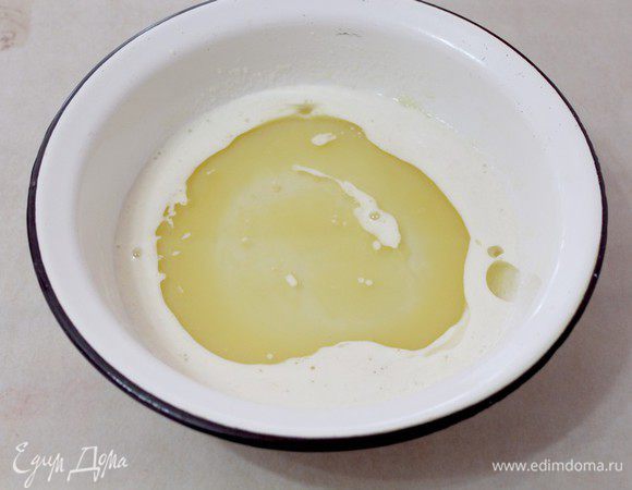 Добавить растительное масло.