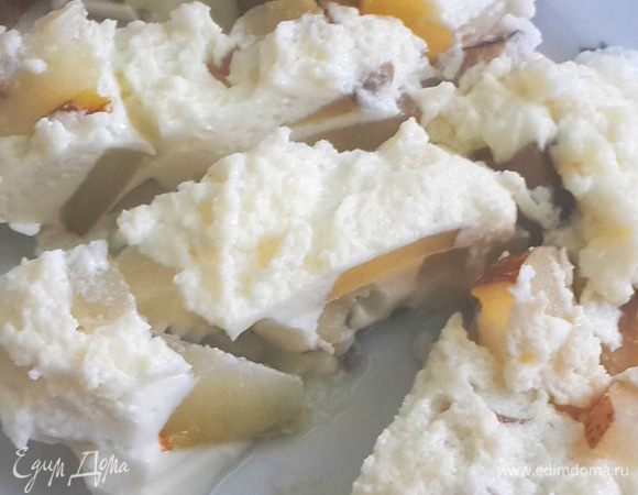 Разрезать на кусочки, словно торт, и немедля приступить к аппетитному завтраку!