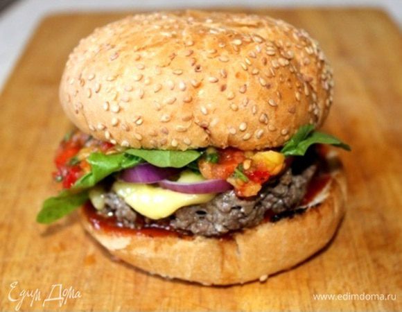 Бургер готов! Вот такое кулинарное баловство!) Всего вам вкусного!