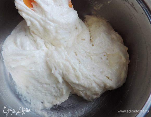 Получаем очень воздушное тесто.