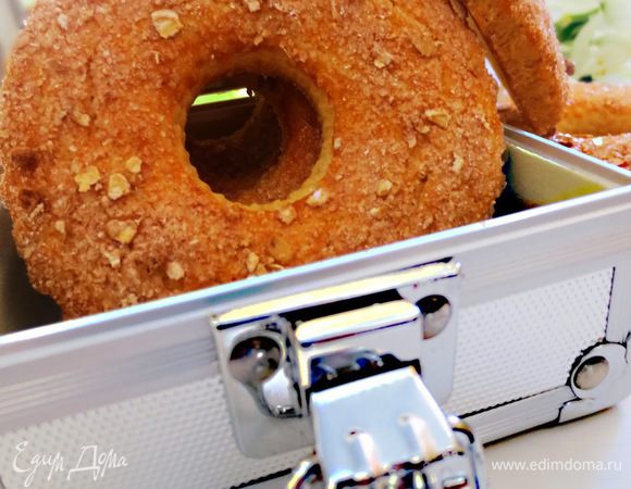 Выпекать в предварительно разогретой духовке при температуре 190 - 200 градусов 12 минут.