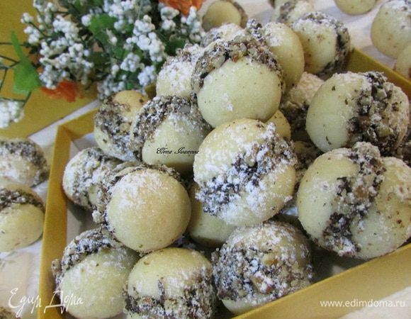 Песочное мини-печенье можно подать у утреннему чай/кофе, можно завернуть ребенку ссобойку или взять на пикник.