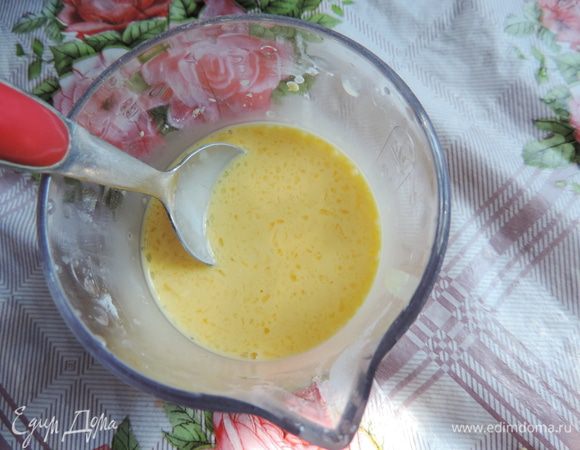 Лимонный сок смешиваем с сухим ванильным пудингом. Его можно заменить аналогичным количеством кукурузного крахмала и добавить 1г ванилина.