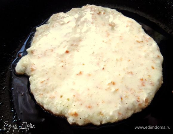 Так как с кокосом тонко не получится испечь, сегодня будет что-то типа толстых оладий, иногда можно)