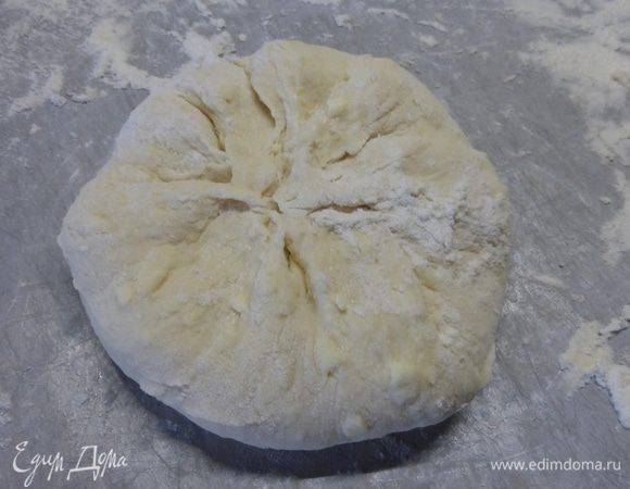 Защипнуть края, все уголки завернуть к центру.