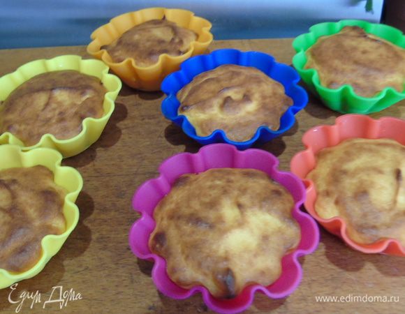 Выложить на противень, в противень налить воды (700-800мл) и отправить в разогретую до 180С духовку на 25 минут.