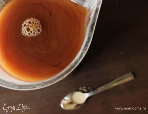 Растворяем в теплой кипяченой воде. Добавляем сок. Перемешиваем, накрываем крышкой и оставляем при комнатной температуре  на 12 часов.