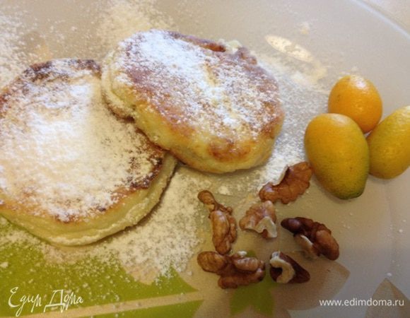 Также делала сырнички с натертым на терку грецким орехом и апельсиновой цедрой. Получились очень ароматные и вкусные.