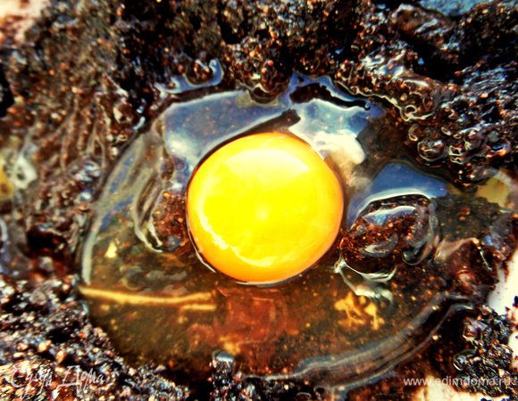 Яйца по-одному. Любой алкоголь для аромата.